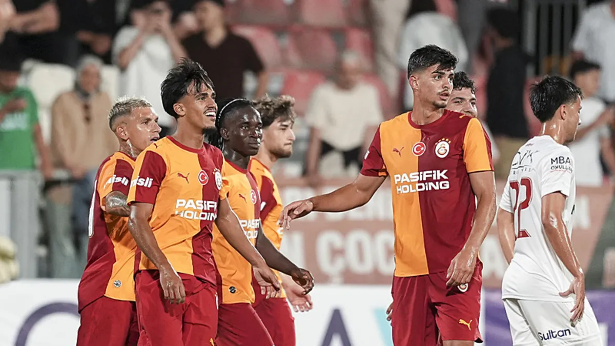Galatasaray’ın genç yıldızına sürpriz talip! Süper Lig’de kalıyor...