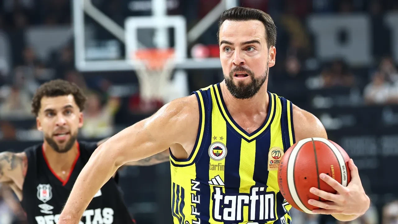 Fenerbahçe Tarfin'de Melih Mahmutoğlu'ndan derbi galibiyeti açıklaması! "Kazandığımız için mutluyuz"