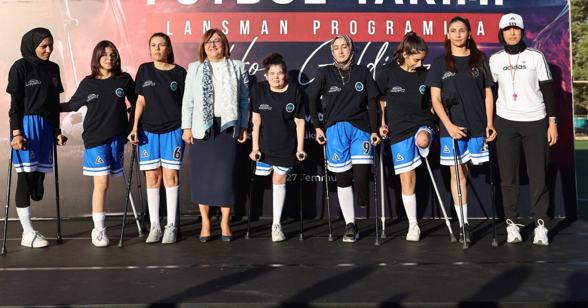 Türkiye'nin ilk kadın ampute futbol takımı tanıtıldı | Son dakika haberleri