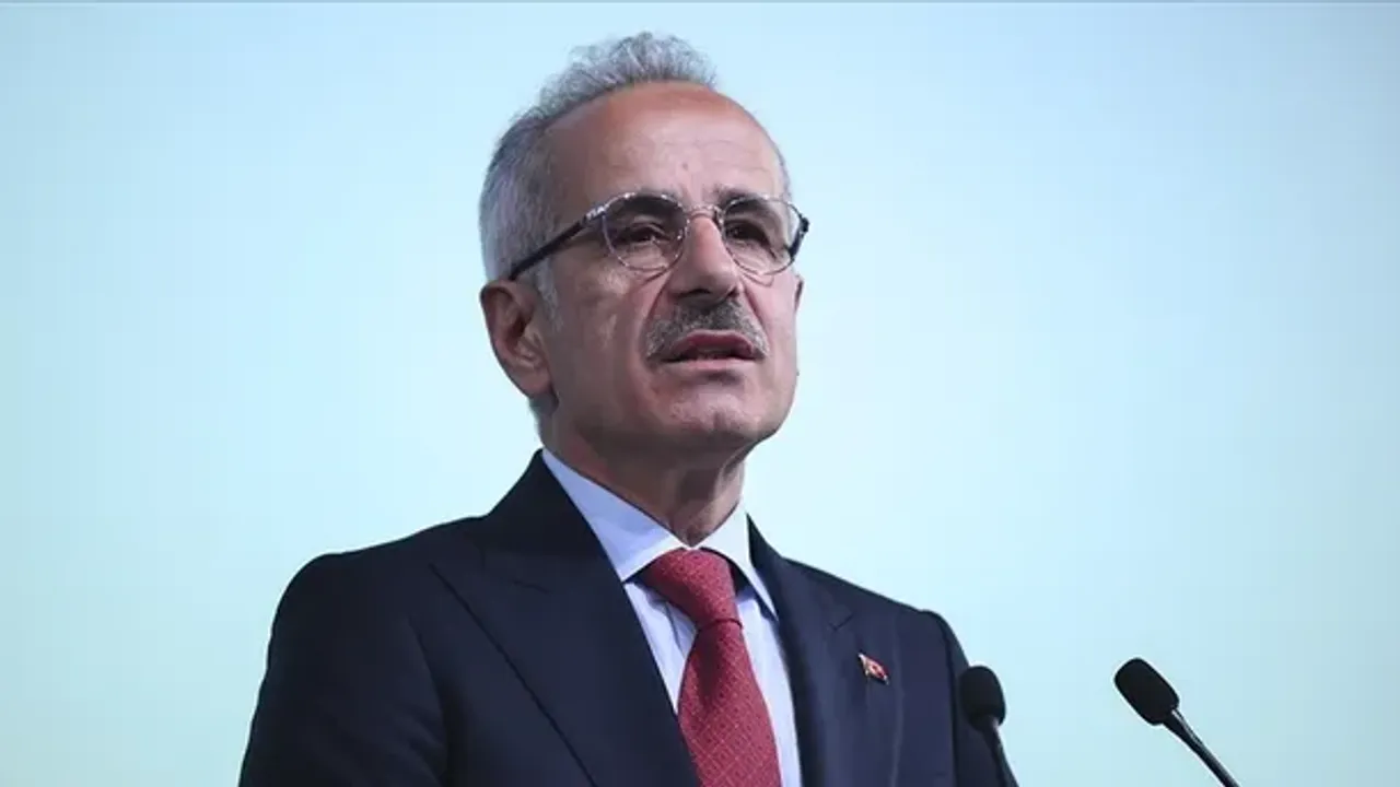 Bakan Uraloğlu Trabzon’a Geldi, Havalimanı Yoğunlaştı