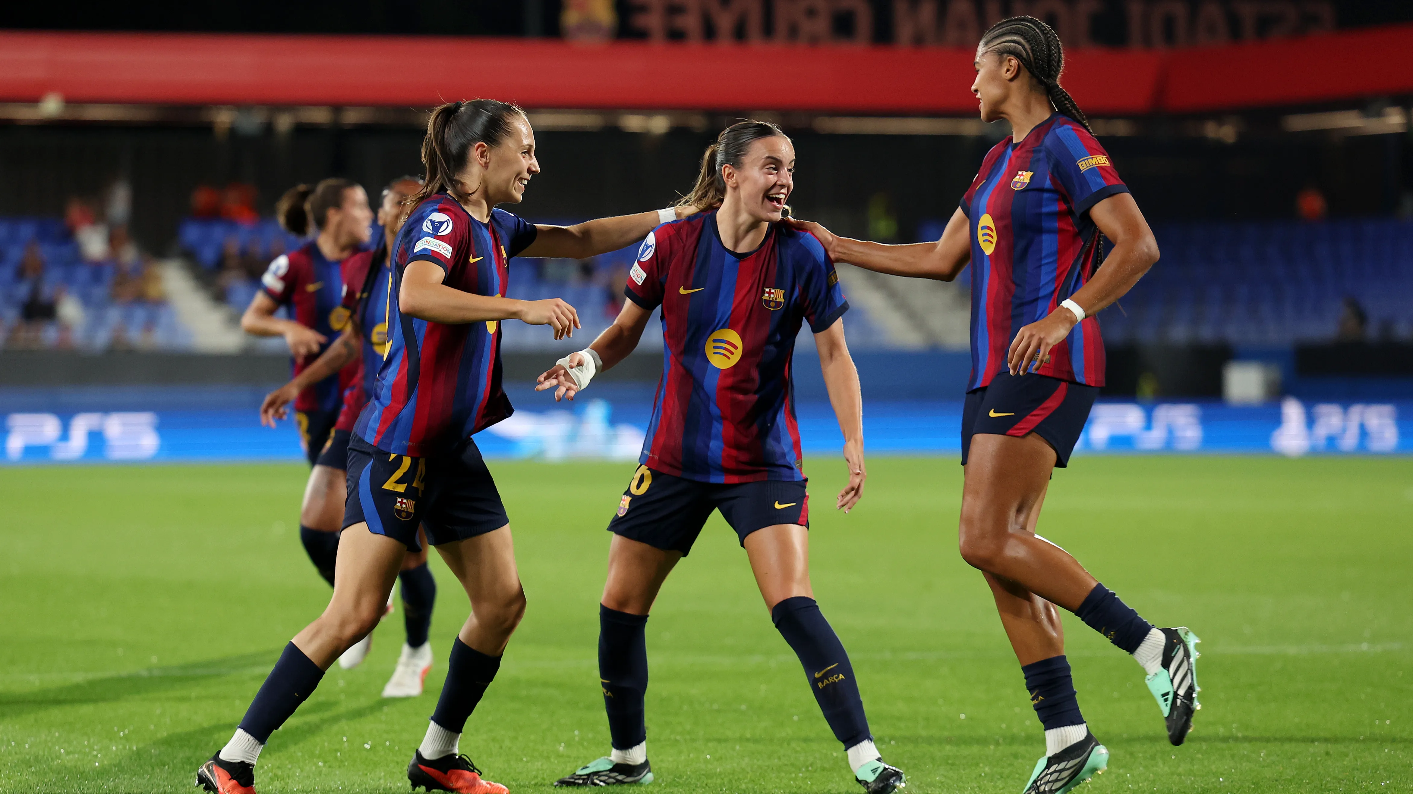 Barcelona Femeni tarih yazdı! Blaugrana, Paris FC'yi Şampiyonlar Ligi'nde farklı yenerek inanılmaz 900 galibiyet barajına ulaştı