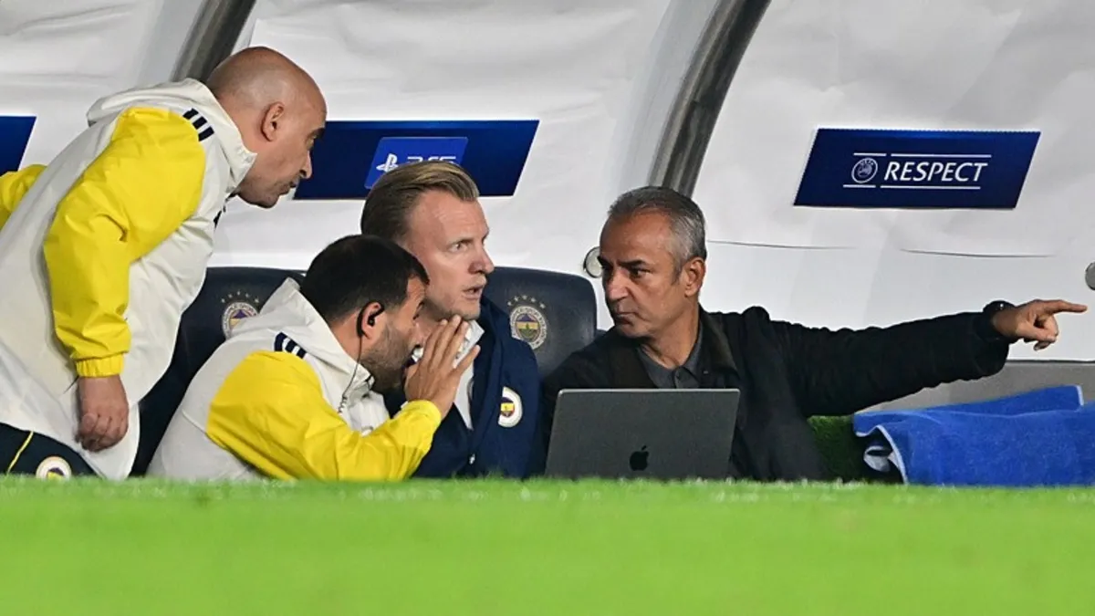 Fenerbahçe'de ilk ayrılık sinyali! Slavia Prag beraberliği sonrası o isimle yollar ayrılıyor