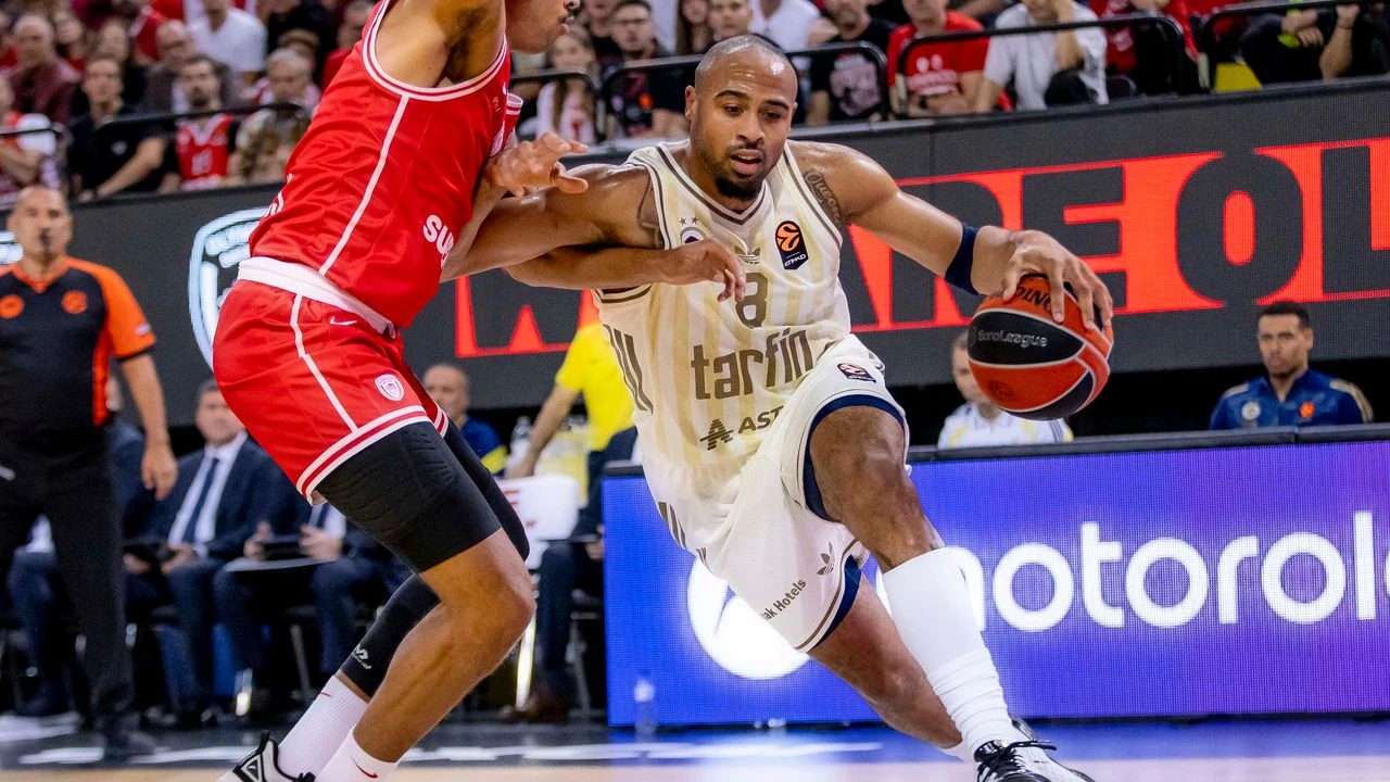 Fenerbahçe Yunanistan'da şeytanın bacağını kırdı