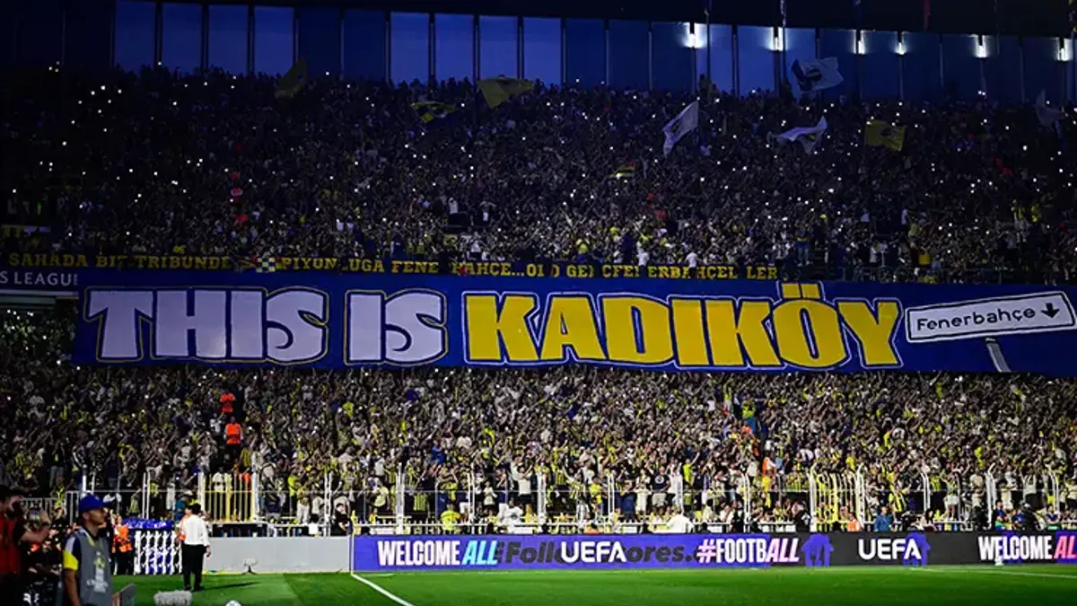 Fenerbahçe-Lyon maçı öncesi muazzam atmosfer! Kadıköy alev aldı