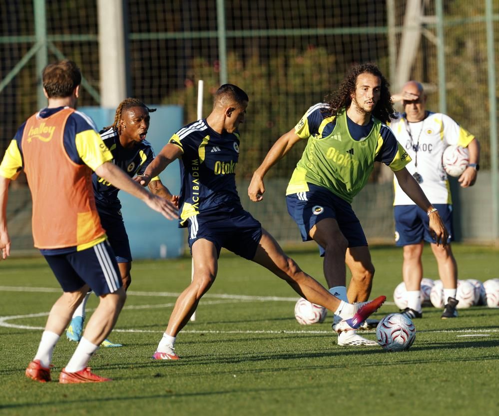 Fenerbahçe, Beşiktaş maçı için sahaya indi