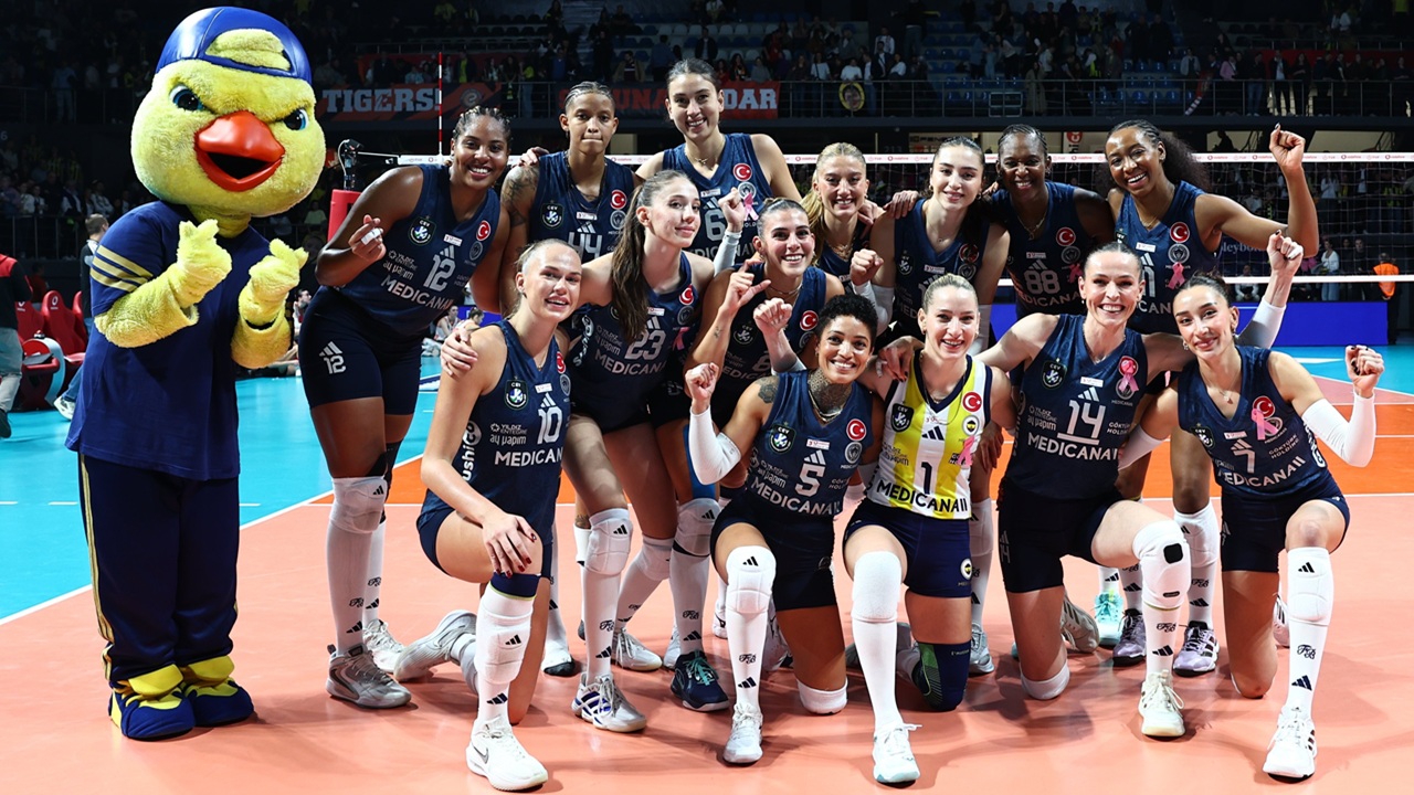 İlk Seti Kaybeden Fenerbahçe Eczacıbaşı Peron İstanbul'u 3-1 Yendi