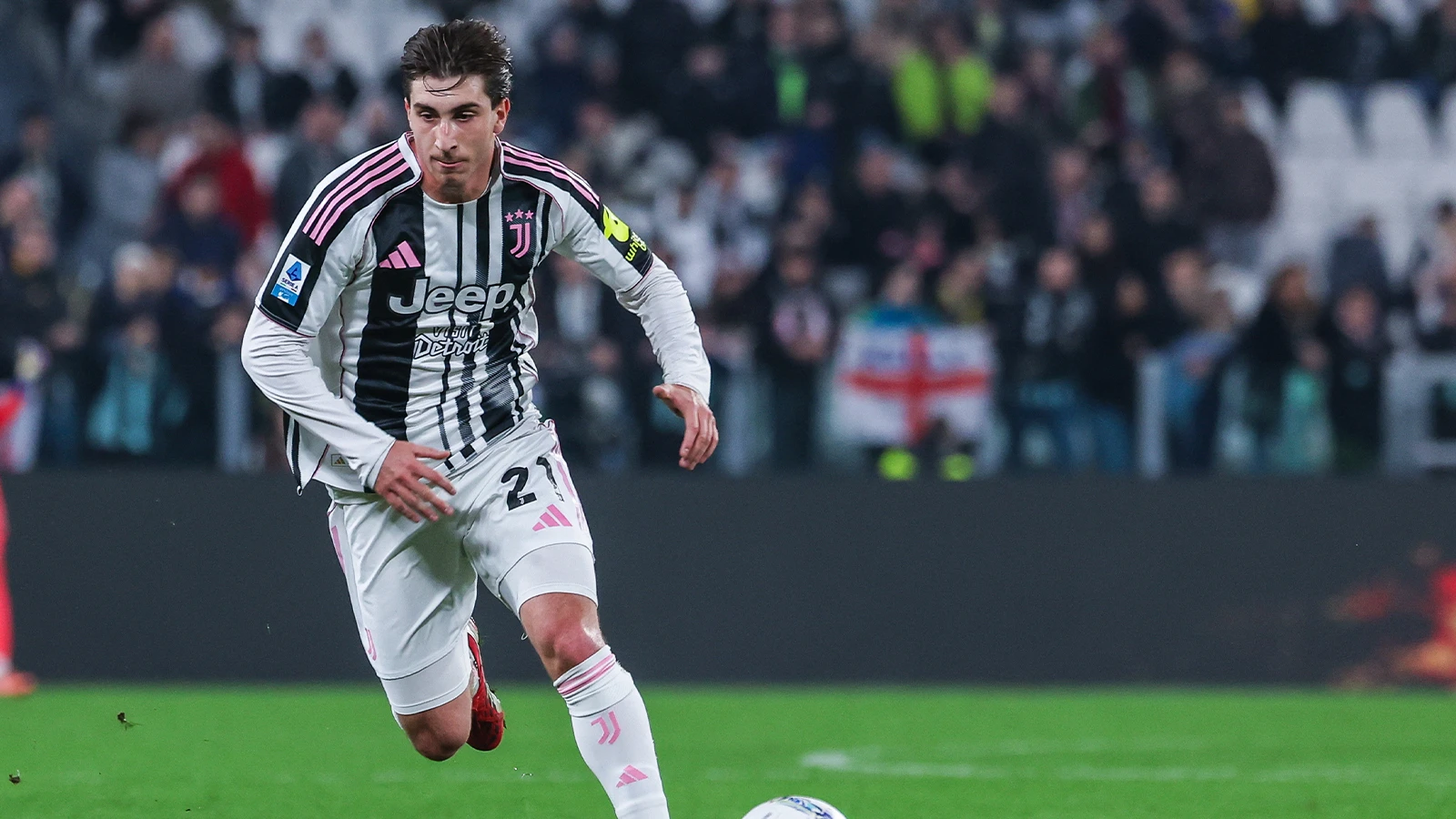 Beşiktaş yeni orta sahasını İtalya'da buldu: Juventus ile görüşmeler başladı