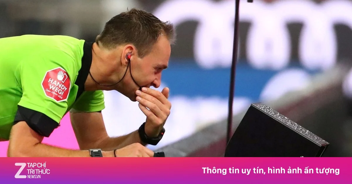 UEFA, VAR'ın daha az müdahale etmesini istiyor.