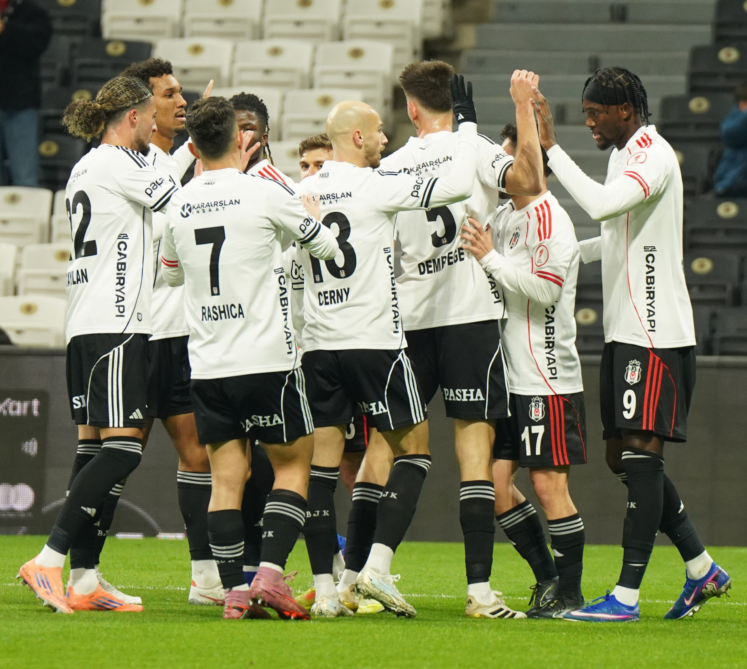 Beşiktaş play-off bileti için sahada