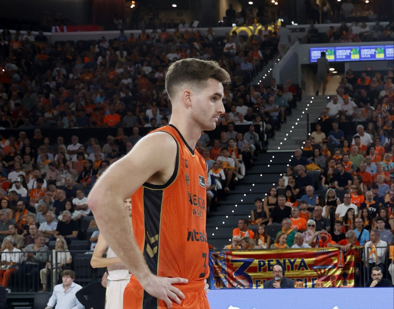 Nate Reuvers, Fenerbahçe karşısında forma giyemeyecek
