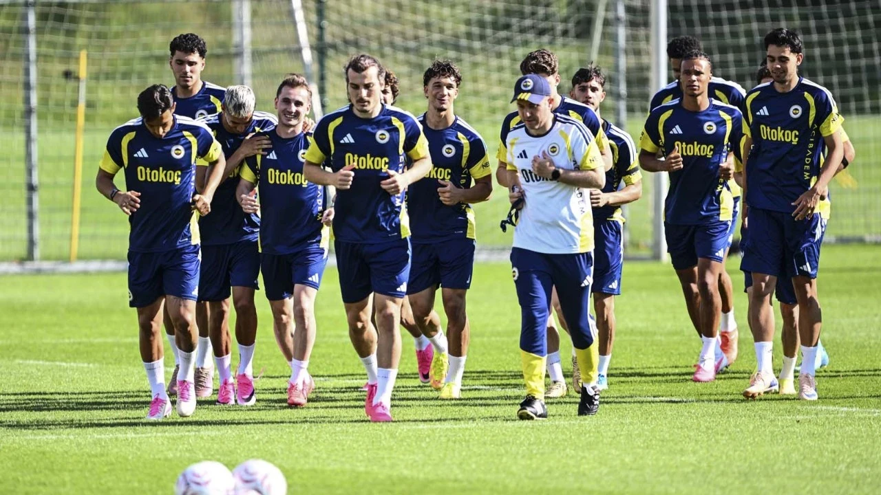 Fenerbahçe’de sürpriz ayrılık! Süper Lig ekibine transfer oldu! 2 yıllık anlaşma imzaladı
