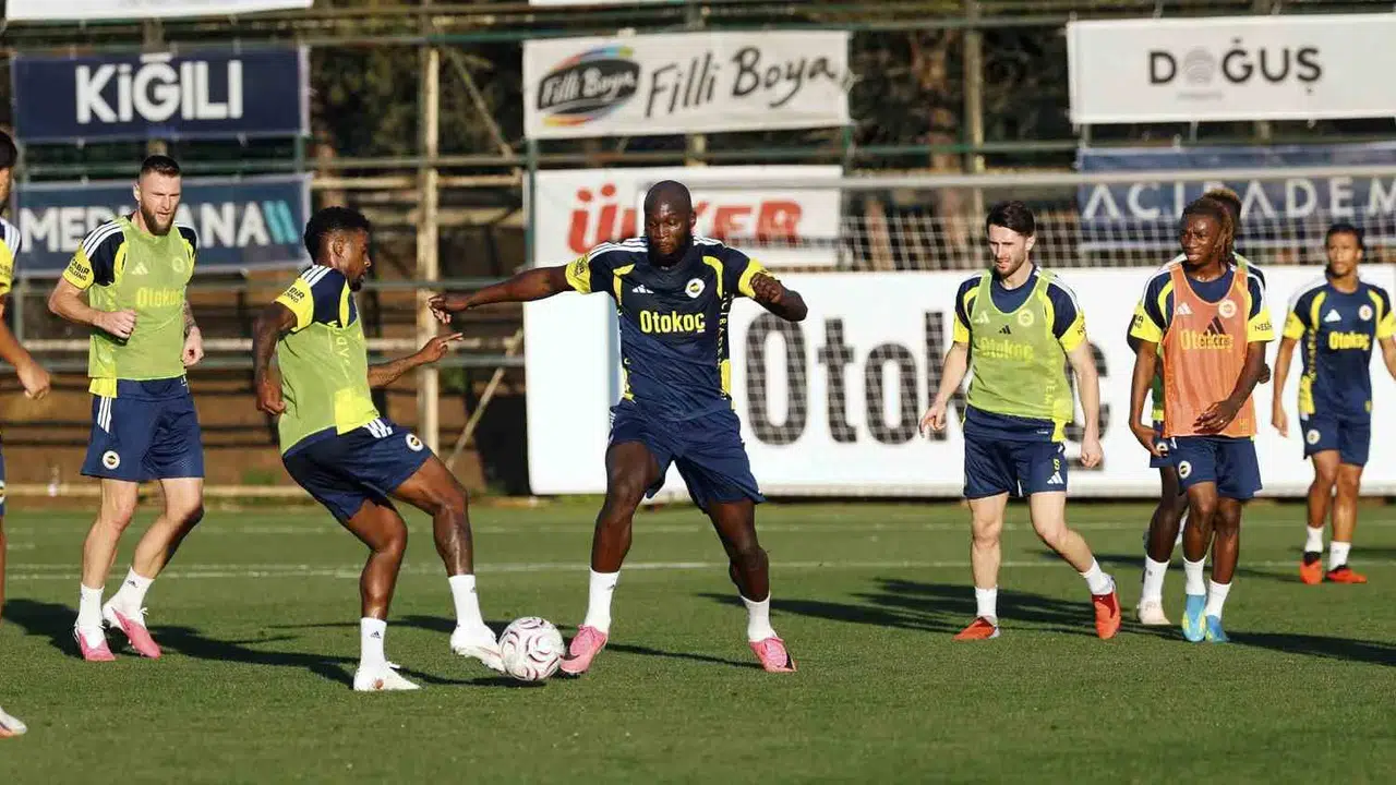 Derbi öncesi Fenerbahçe'de kritik mesai: Hakem semineriyle başladı