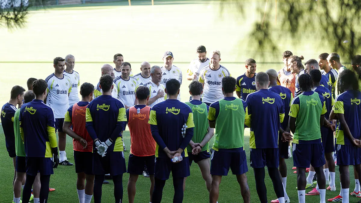 Ve Fenerbahçe'de aylardır konuşulan ayrılık sonunda gerçekleşti! Yeni takımı bile belli