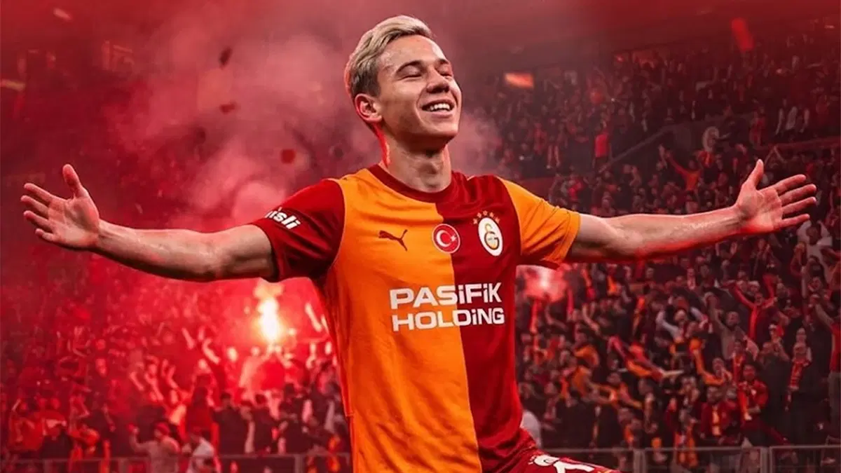 Batrakov daha sahaya adım atmadan Galatasaray tarihine geçti