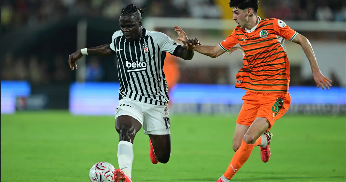 Beşiktaş, Ümit Akdağ'ı transfer etti