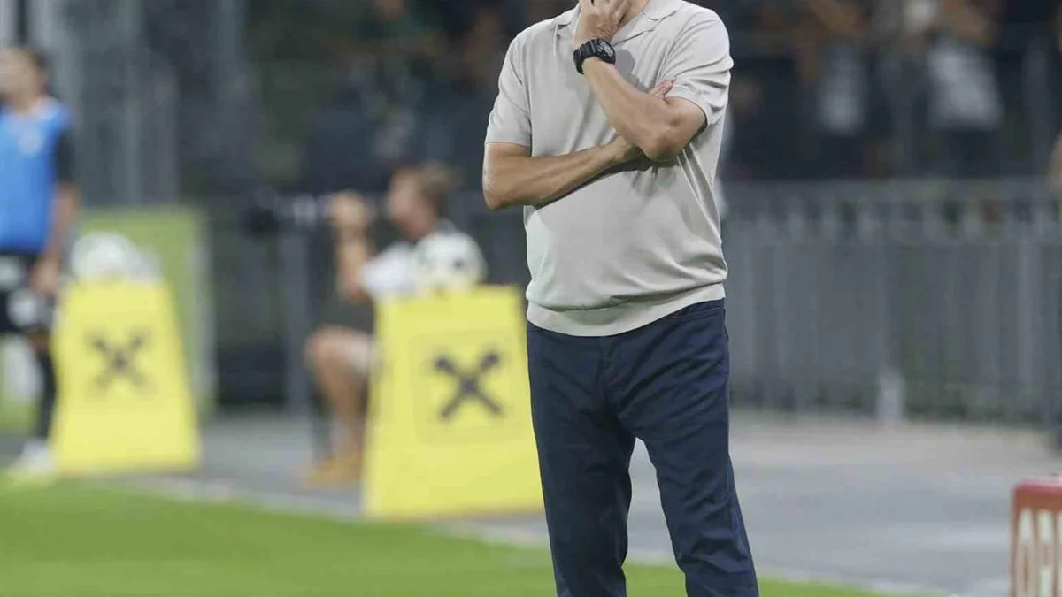 İstanbul'da Fenerbahçe, Sturm Graz'ı yenerek UEFA'da bir üst tura yükseldi.