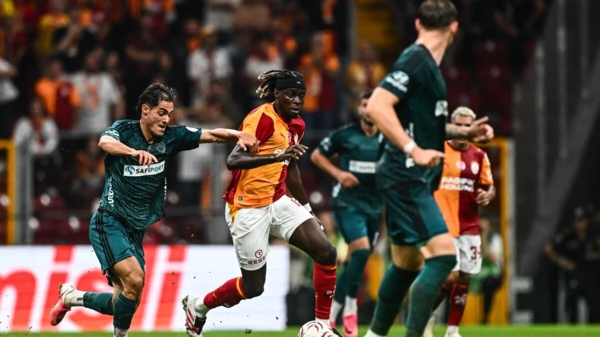 Galatasaray'da Lesley Ugochukwu'ya tam not!