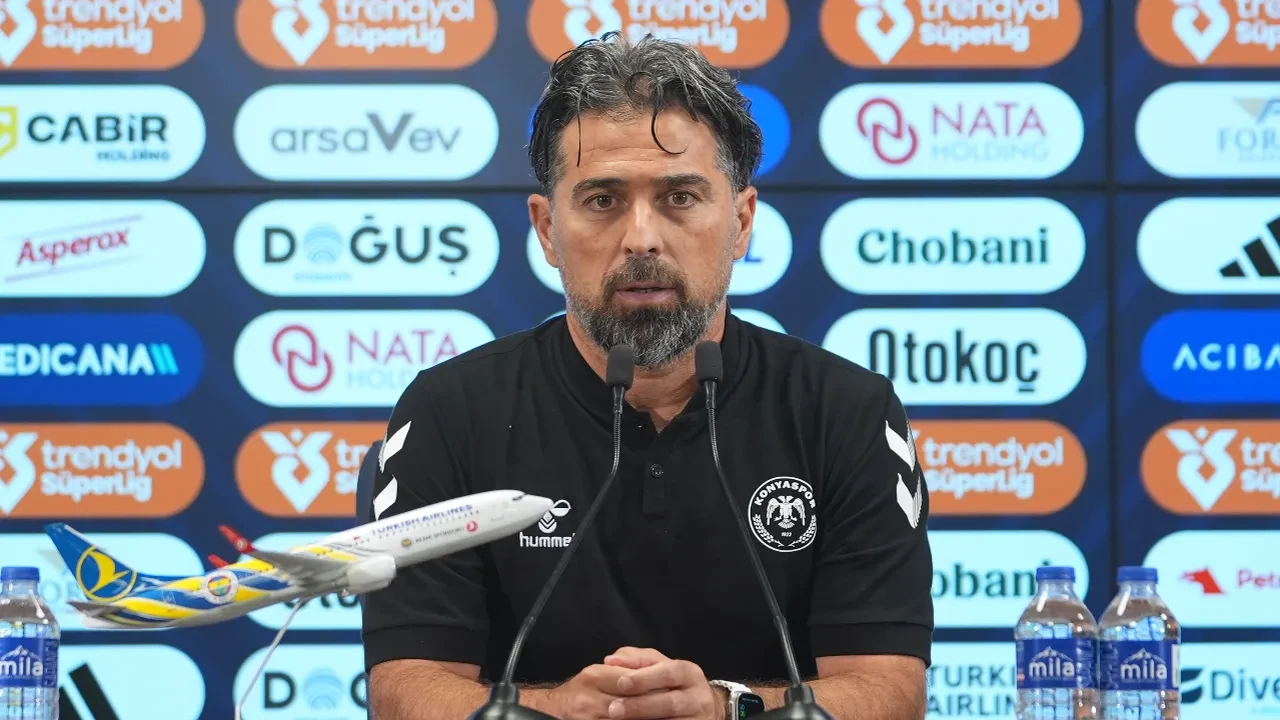 Konyaspor'da İlhan Palut, Fenerbahçe yenilgisi hakkında konuştu! "Yemememiz gereken goller yedik"