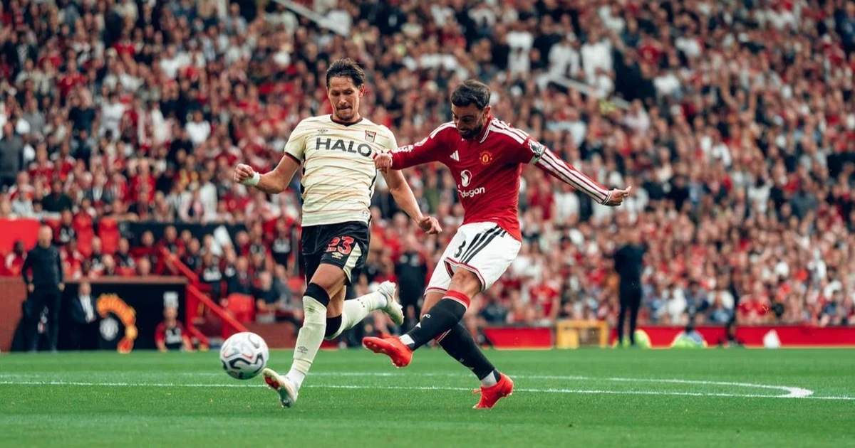 Manchester United rahat bir galibiyet aldı, Real Madrid tüm maçlarını kazandı, Napoli ise sürpriz bir şekilde kaybetti.