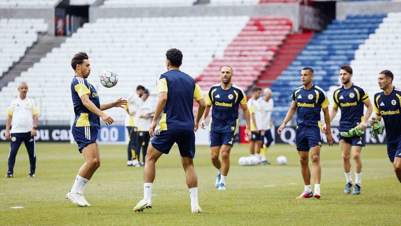 Fenerbahçe Lyon maçına hazır: son idman sonrası otele geçiş