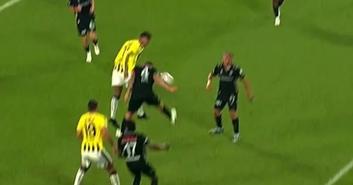 Fenerbahçe, Konyaspor maçında VAR incelemesinin ardından penaltı kazandı! - Fenerbahçe Haberleri - HT Spor