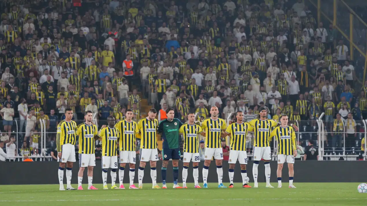 Dev derbide nefesler tutuldu: Fenerbahçe RAMS Park'ta puanları eşitlemek için sahaya çıkıyor