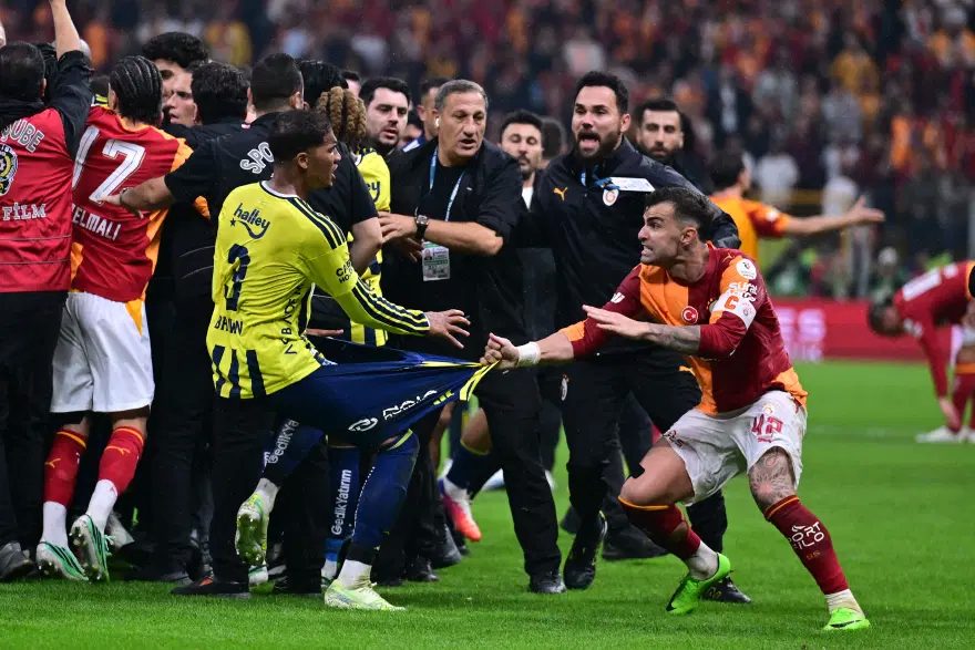 Galatasaray-Fenerbahçe Derbisinde 2 Oyuncu Disipline Sevk Edildi
