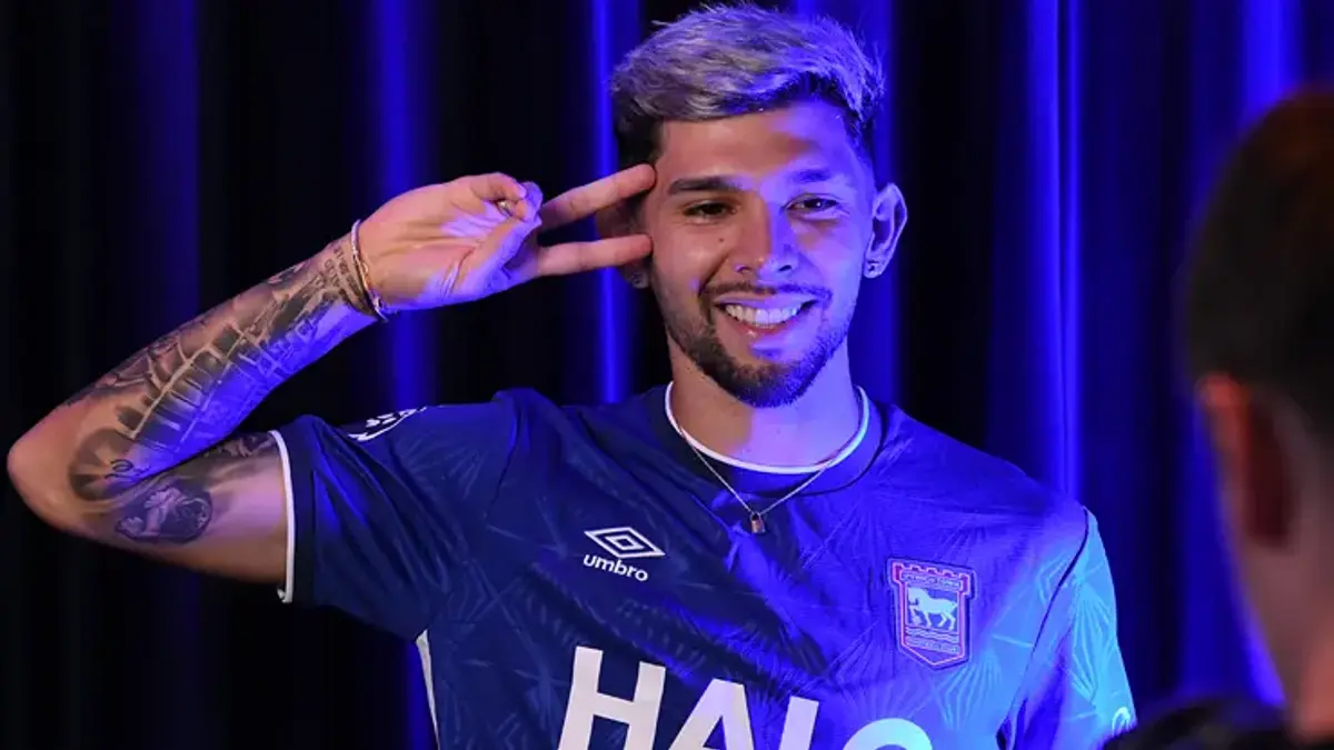 Galatasaray ile anılan Julio Enciso, Ipswich Town'a imza attı!