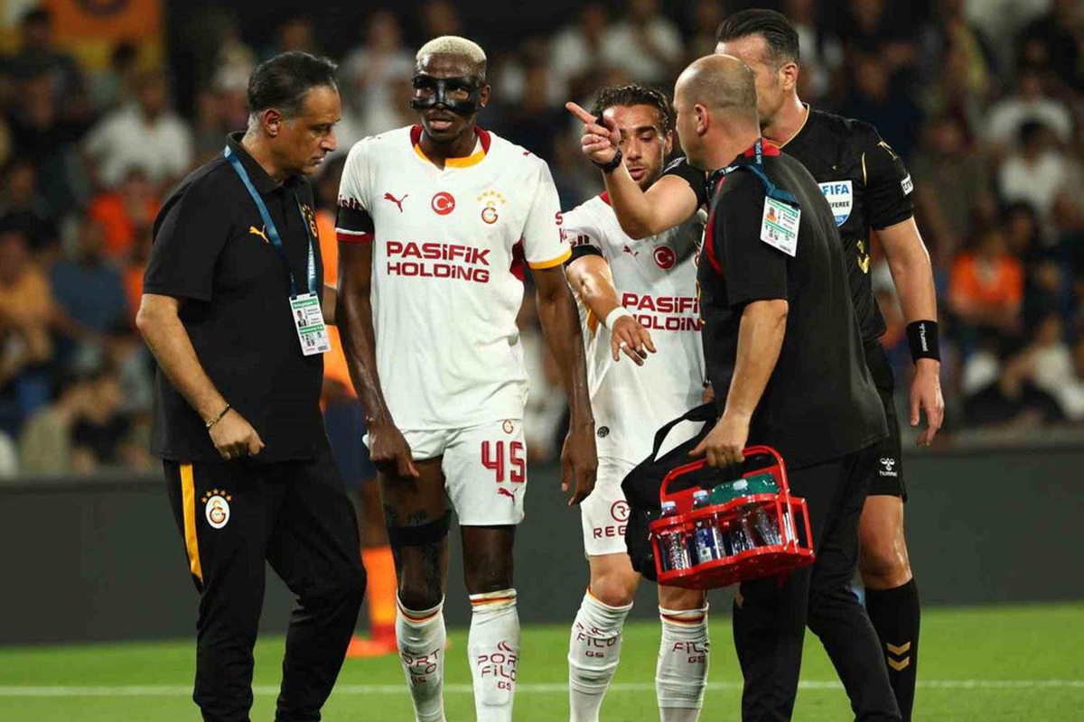 Osimhen'den haber var! Kritik maçta sahada