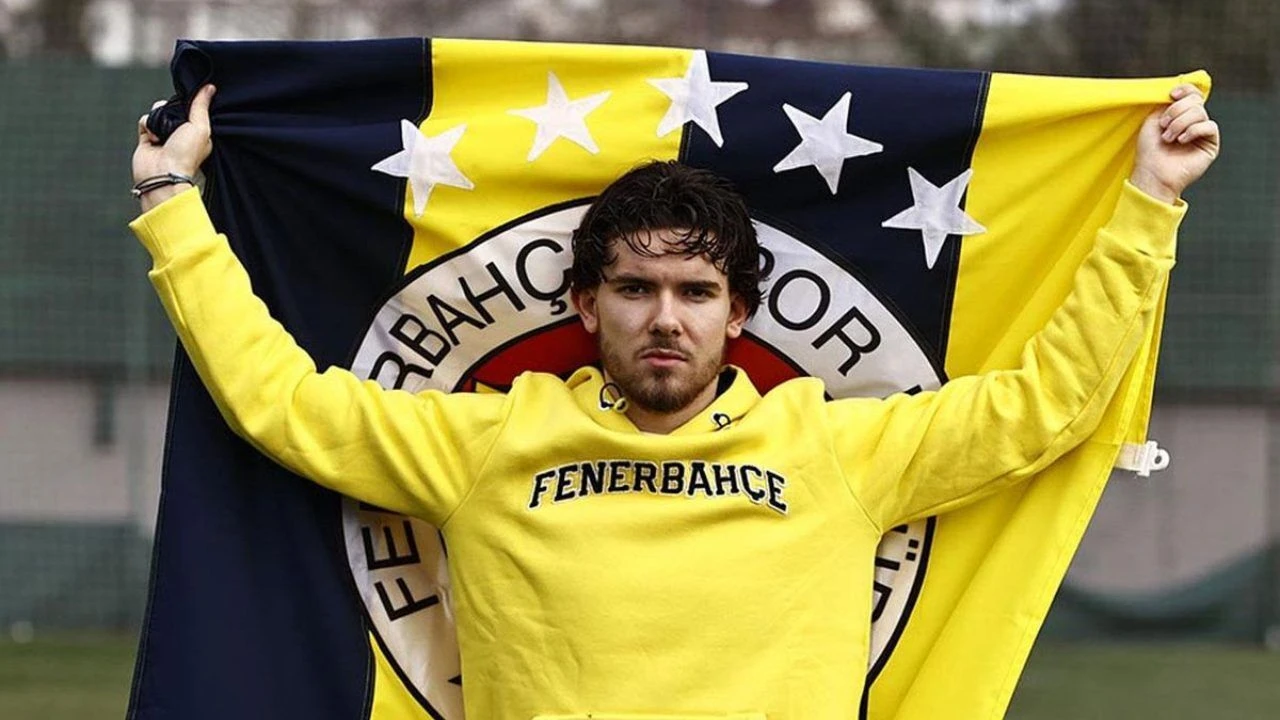 Ve beklenen açıklama geldi: Ferdi Kadıoğlu Fenerbahçe forması giyecek mi?