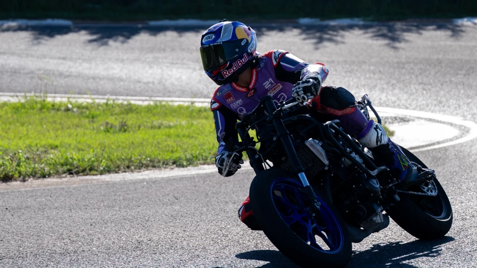 Toprak Razgatlıoğlu, İngiltere Grand Prix'sini 15. sırada tamamladı