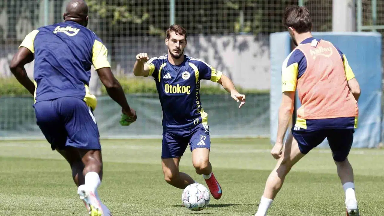 Fenerbahçe, Roma ile karşılaşma öncesi antrenmanlara başladı