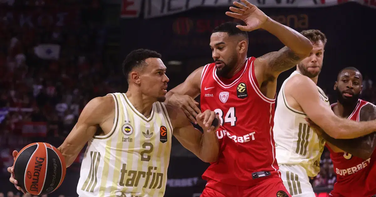 Fenerbahçe Tarfin, Olympiakos'u Üç Silahşörleri ile devirdi
