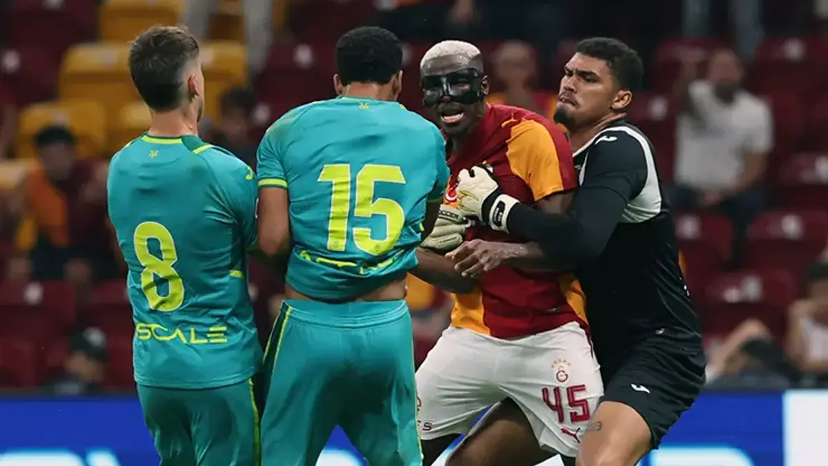 Victor Osimhen çıldırdı! Galatasaray-Villarreal maçında büyük gerginlik...