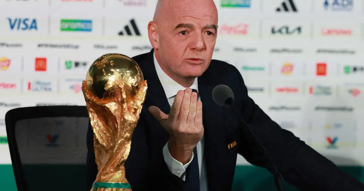 Dünya futbolunda 20 milyar dolarlık ihanet krizi. Infantino'ya isyan sürüyor