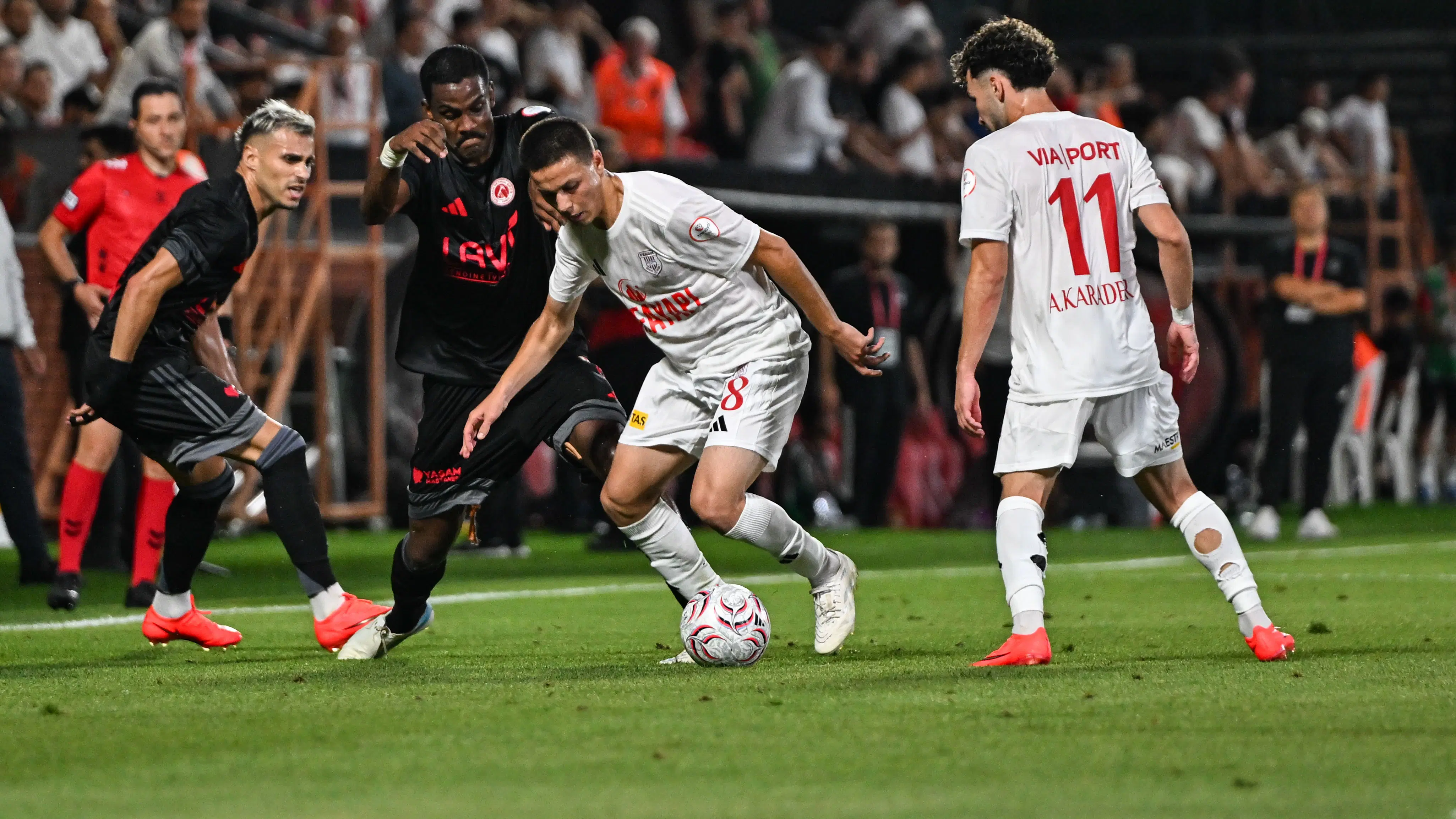 1. Lig'de ilk hafta sona erdi: Pendikspor, 90+9'da beraberliği kurtardı