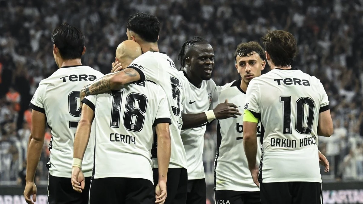 Beşiktaş'tan yeni sezona dört dörtlük başlangıç