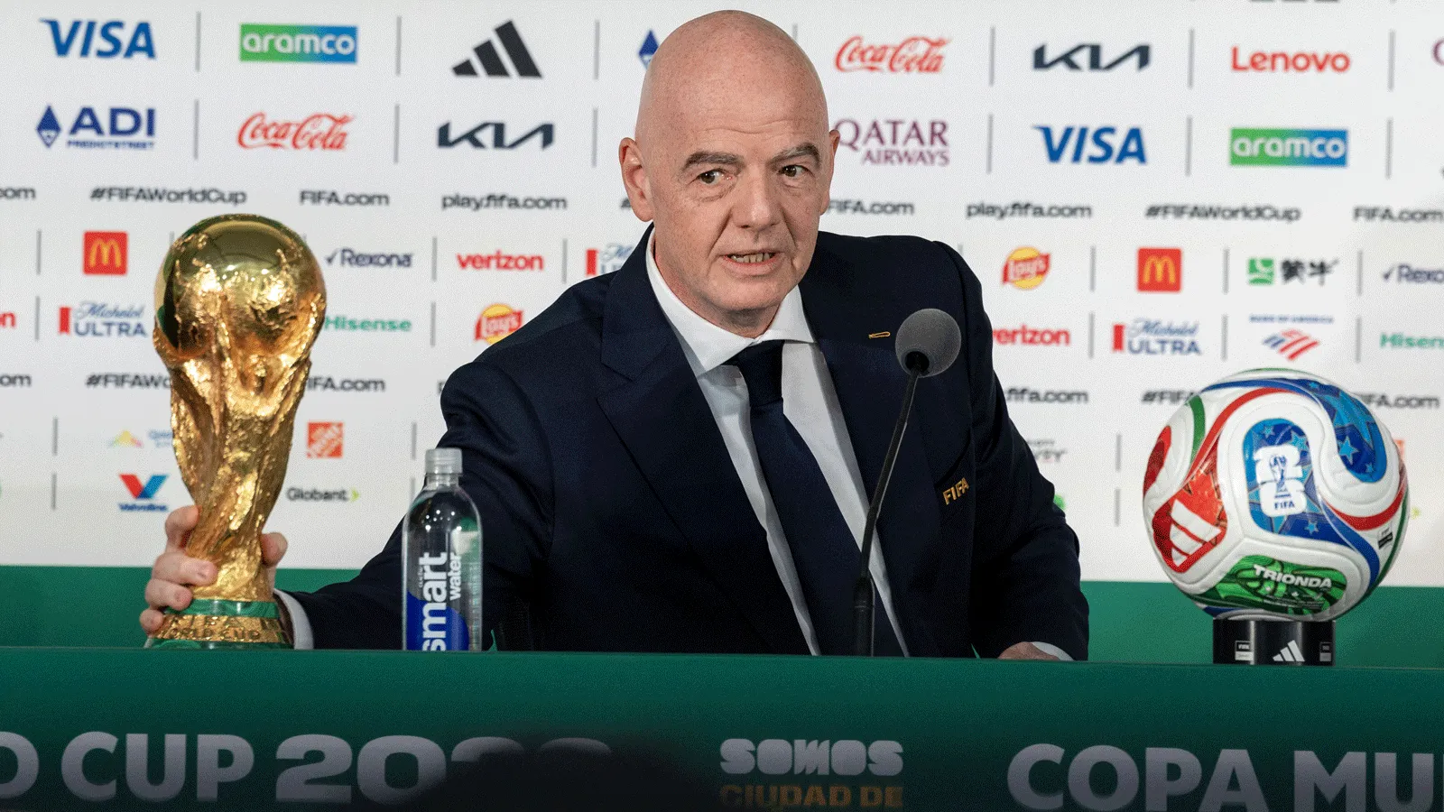 Yeni bir bomba: Infantino'nun metresi UEFA'dan "para aldı"