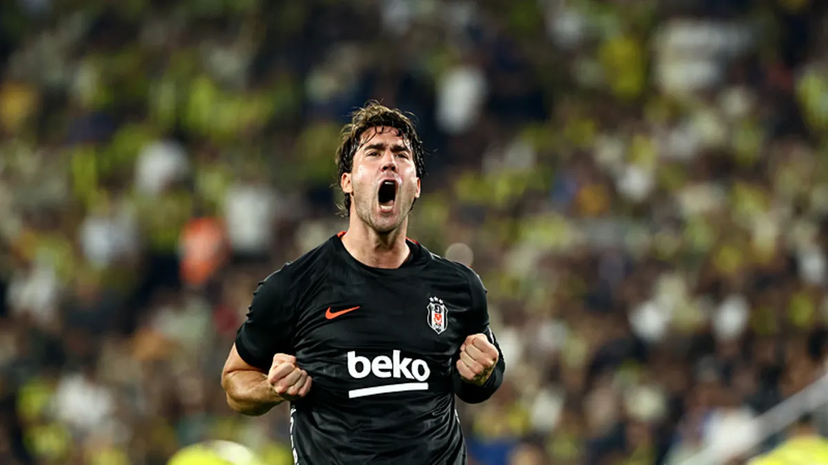 Beşiktaş, derbi galibiyetiyle taraftarına umut verdi!
