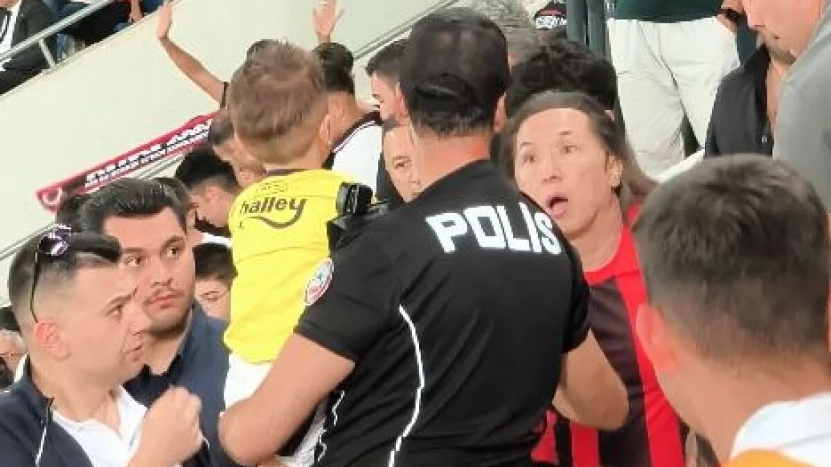 Gençlerbirliği-Fenerbahçe maçında bir çocuğun formasının çıkarttırılmasına ilişkin soruşturma