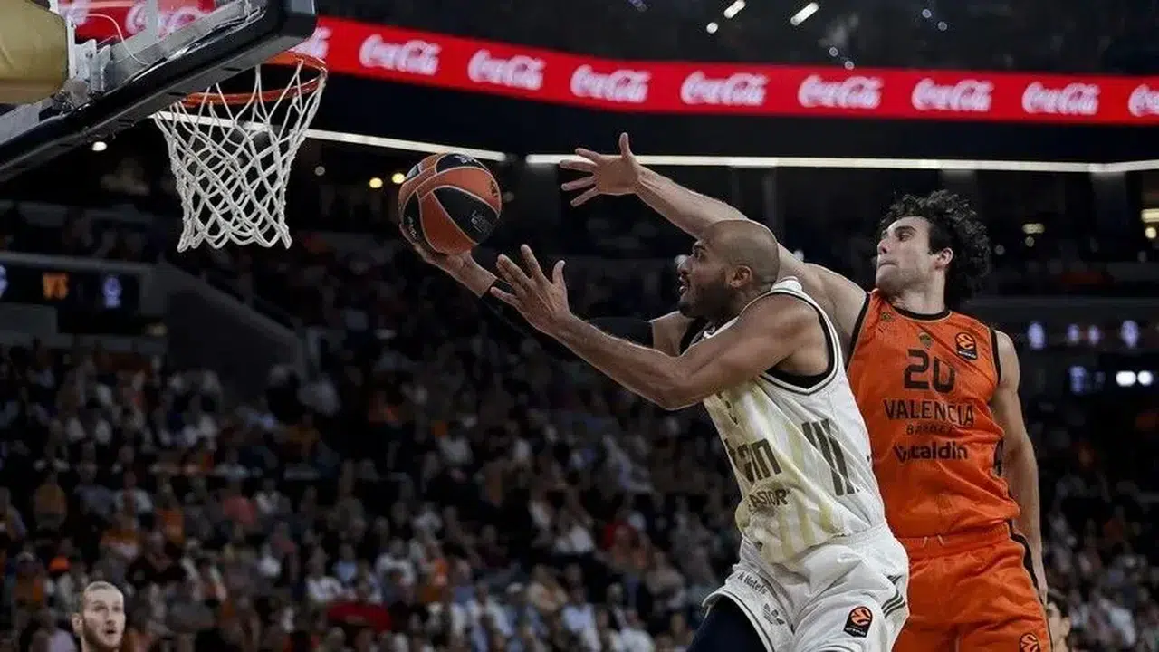 Fenerbahçe İspanya'da tutunamadı: Valencia karşısında sezondaki 2. mağlubiyet