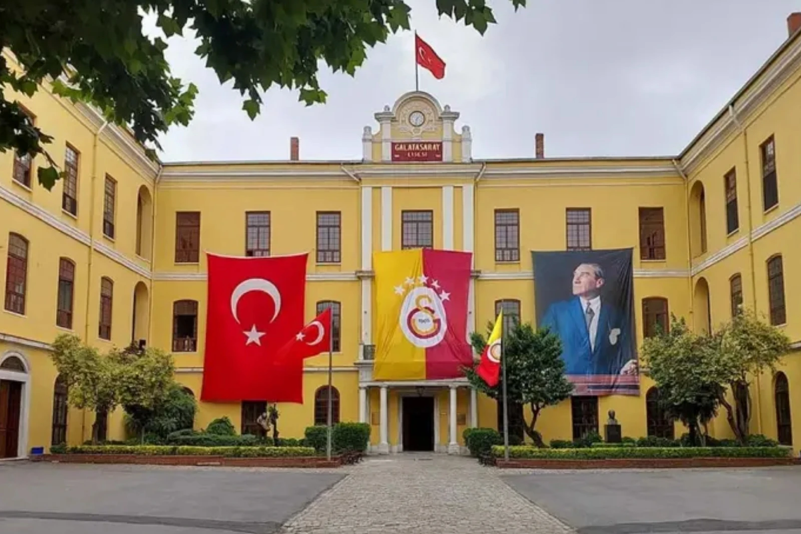 Galatasaray okullarında yeni düzen Resmi Gazete'de yayımlandı