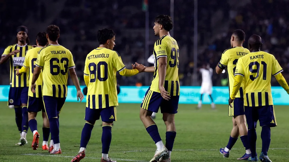 Fenerbahçe sahanın karıştığı maçı kazandı! Azerbaycan’da net galibiyet
