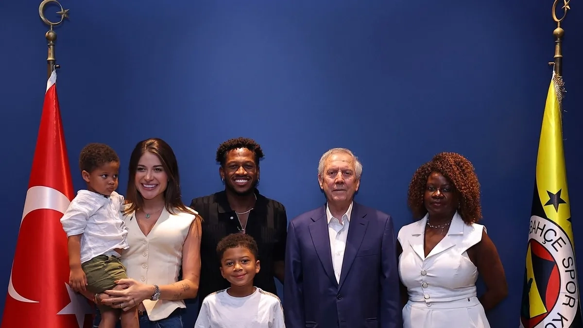 Fenerbahçe’de Fred Dönemi Sona Erdi! Aziz Yıldırım Uğurladı