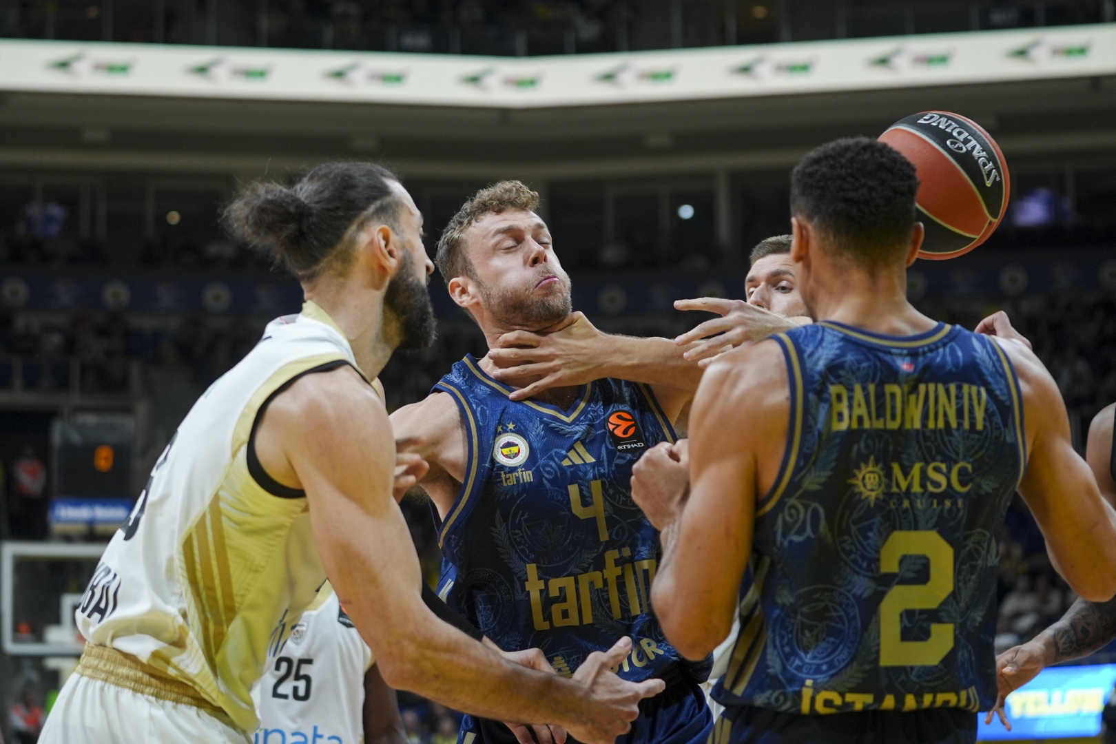 Fenerbahçe Tarfin kazanmaya devam etti
