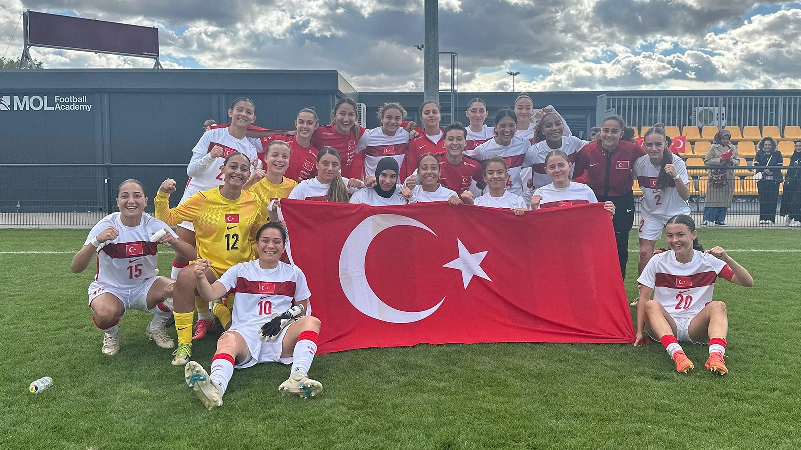 U19 Kadın Milli Futbol Takımı, Slovakya'yı 5 golle devirdi