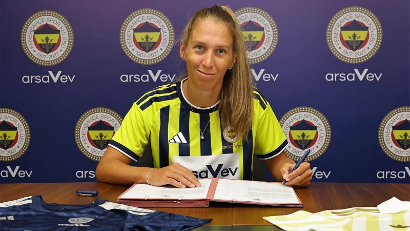 Fenerbahçe Kadın Futbol Takımı Zsanett Bernadett Kajan'ı kadrosuna kattı