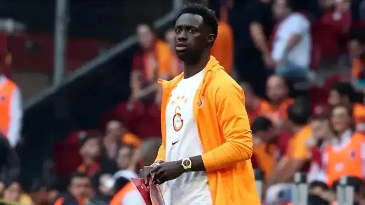 Uncertainty Surrounding Davinson Sanchez at Galatasaray! The Final Decision Lies with Buruk