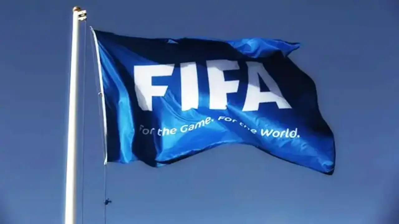 UEFA resti çekti! FIFA, futbol dünyasını sarsan proje için yeni açıklama yaptı
