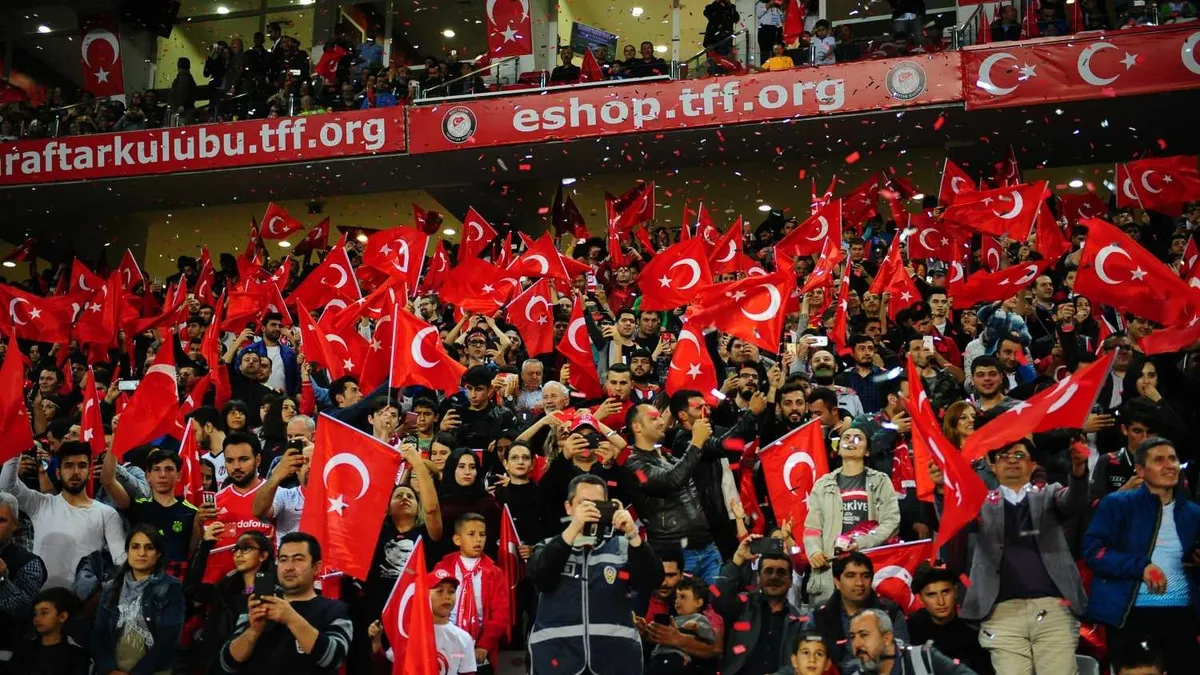 Dünyanın en tutkulu futbol ülkeleri açıklandı! Türkiye listeyi altüst etti...